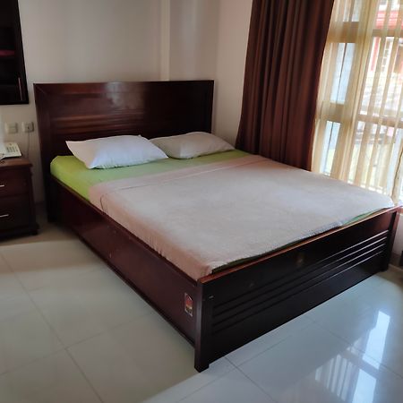 Oyo 3894 Karunia Muslim Syariah Hotel Jakarta Ngoại thất bức ảnh