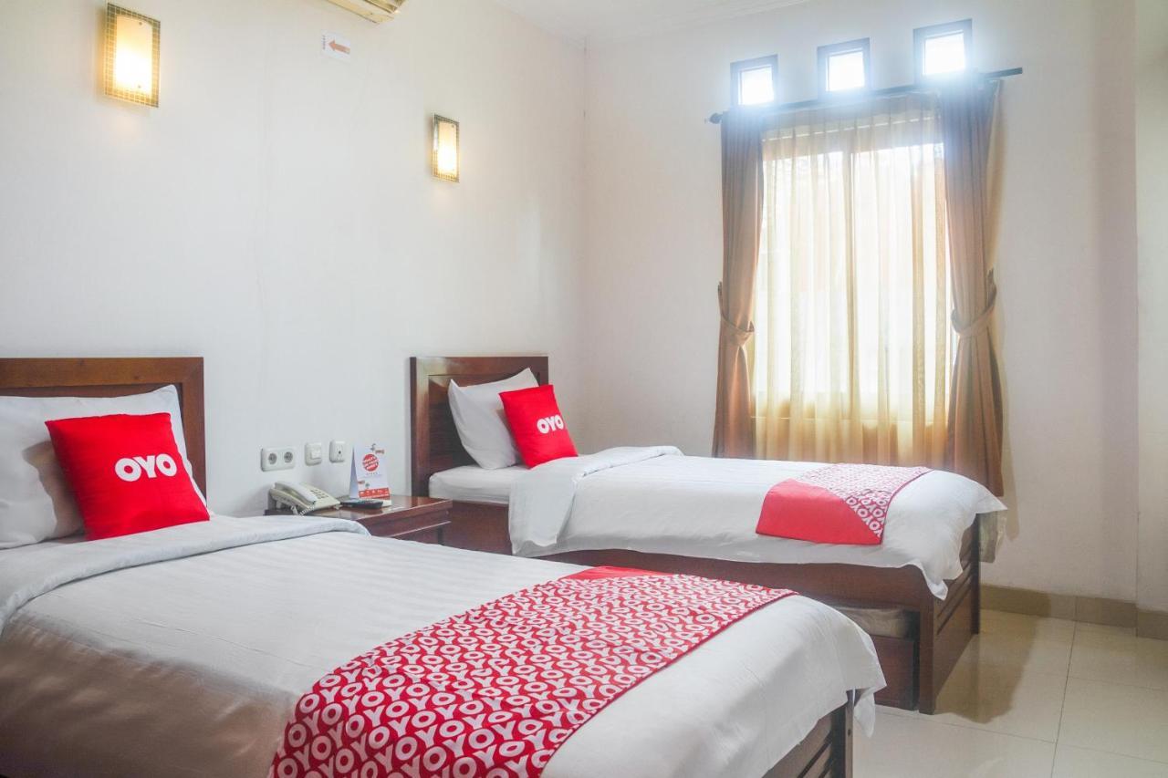 Oyo 3894 Karunia Muslim Syariah Hotel Jakarta Ngoại thất bức ảnh