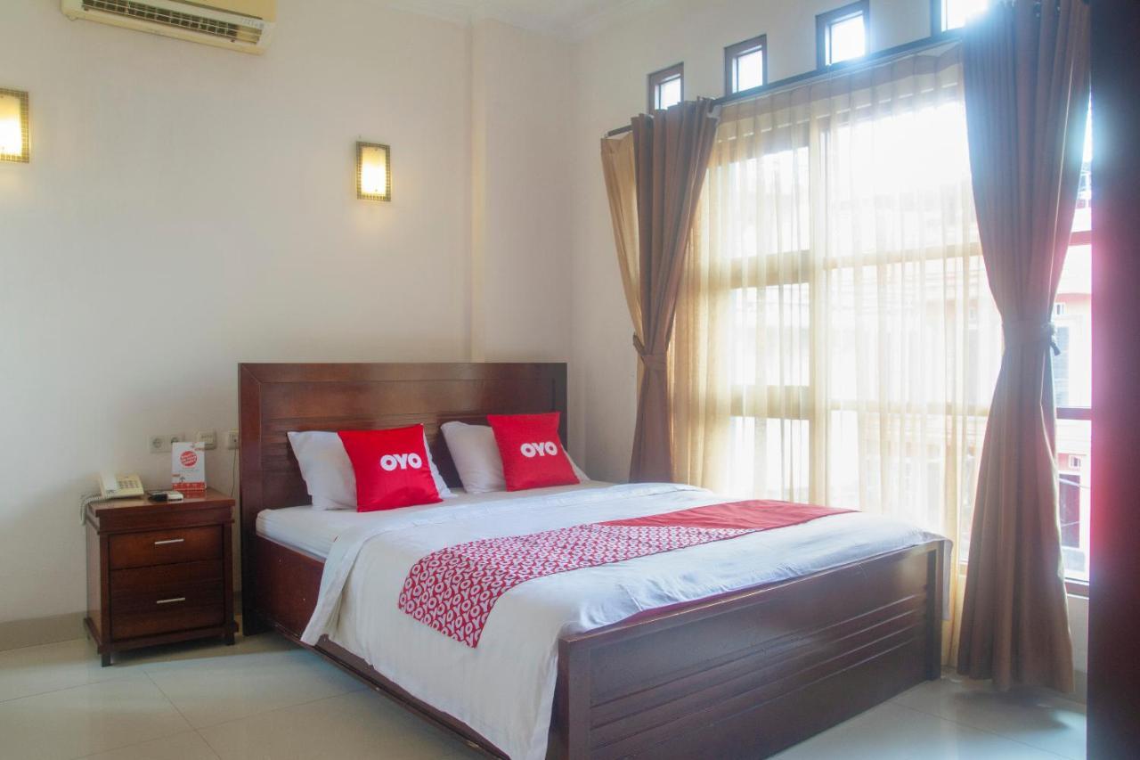 Oyo 3894 Karunia Muslim Syariah Hotel Jakarta Ngoại thất bức ảnh