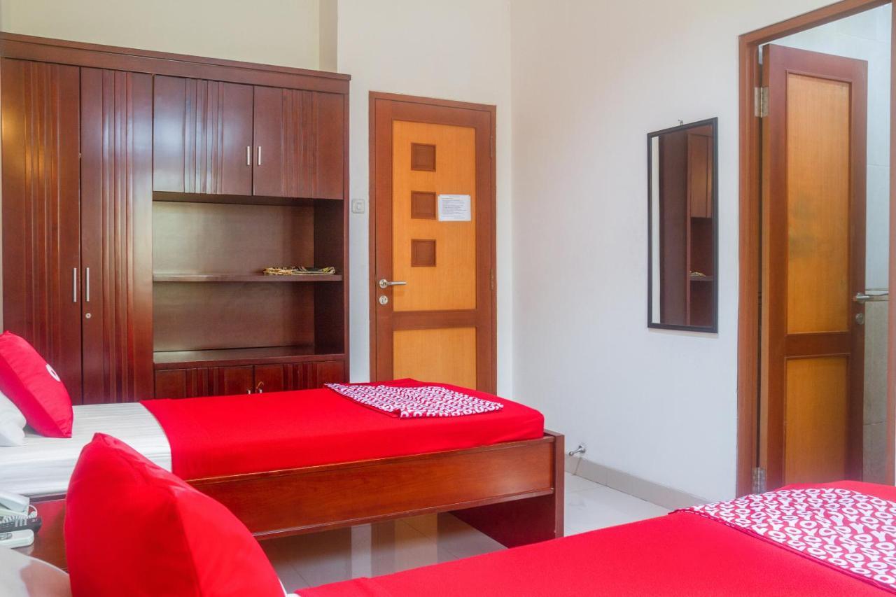 Oyo 3894 Karunia Muslim Syariah Hotel Jakarta Ngoại thất bức ảnh