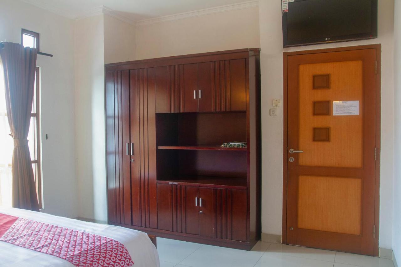 Oyo 3894 Karunia Muslim Syariah Hotel Jakarta Ngoại thất bức ảnh