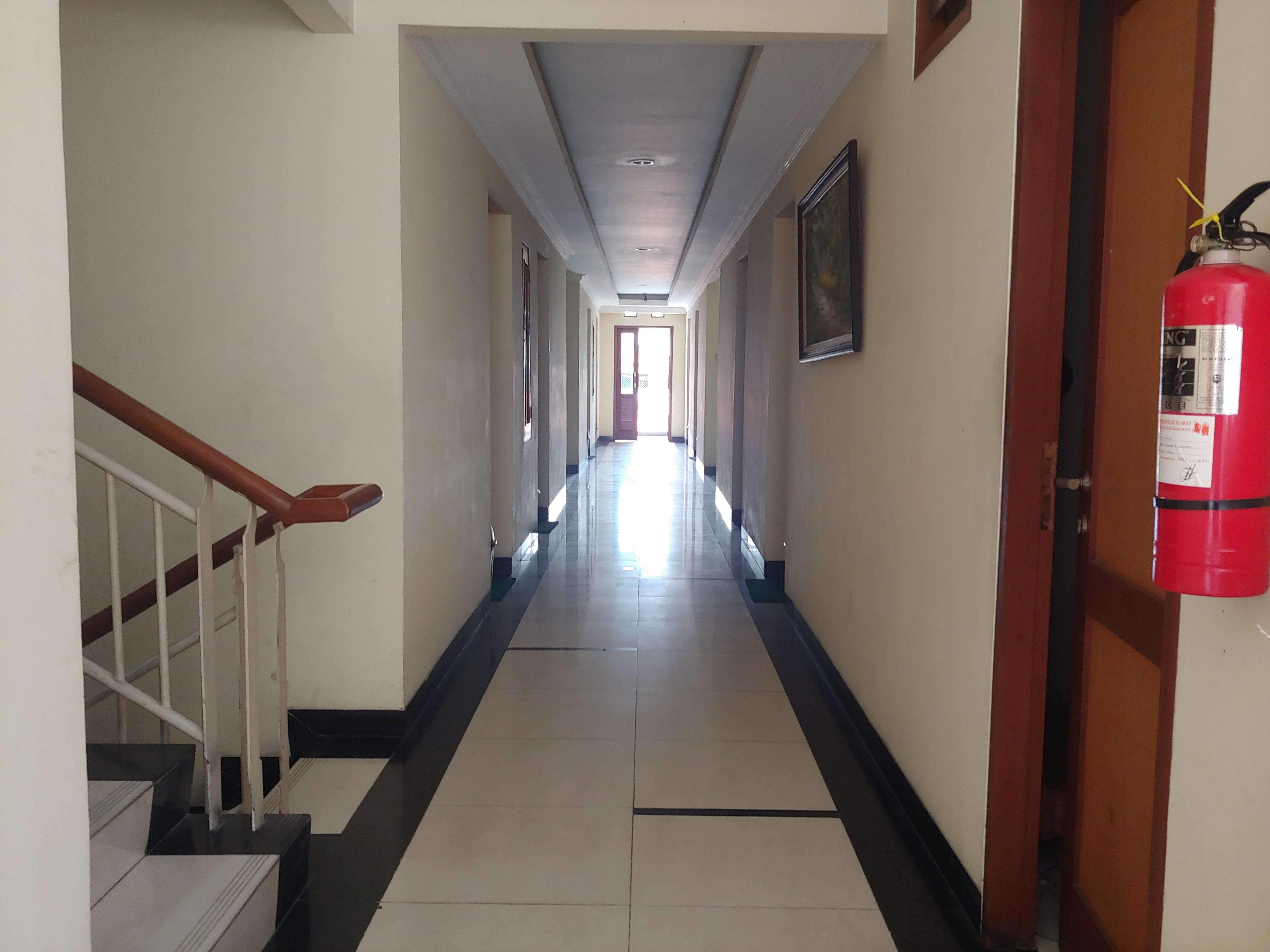 Oyo 3894 Karunia Muslim Syariah Hotel Jakarta Ngoại thất bức ảnh